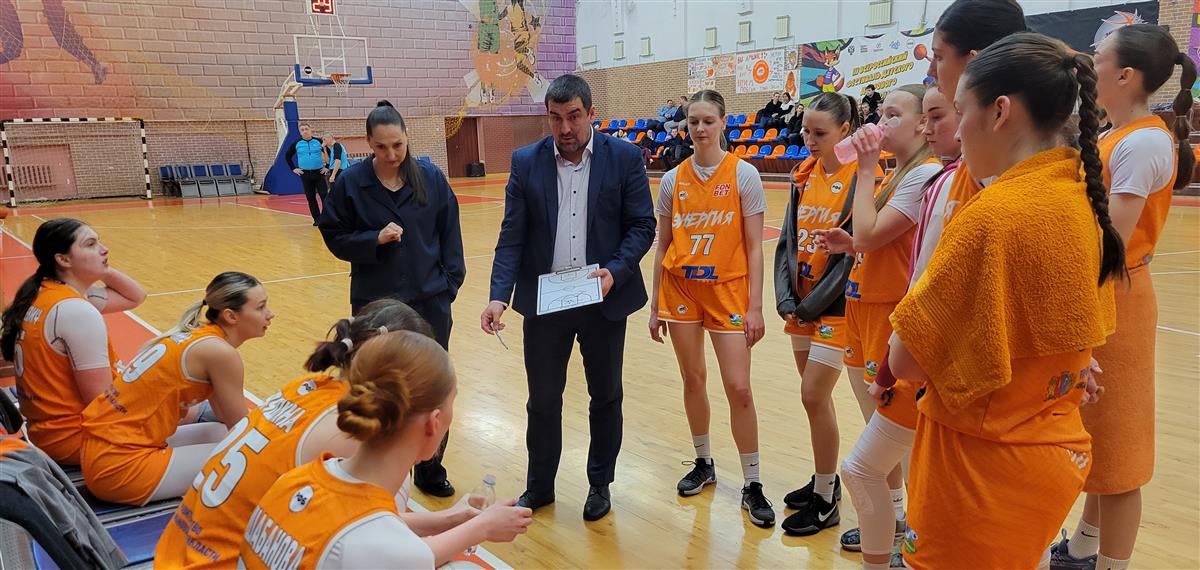 Резерв берет пример с основы