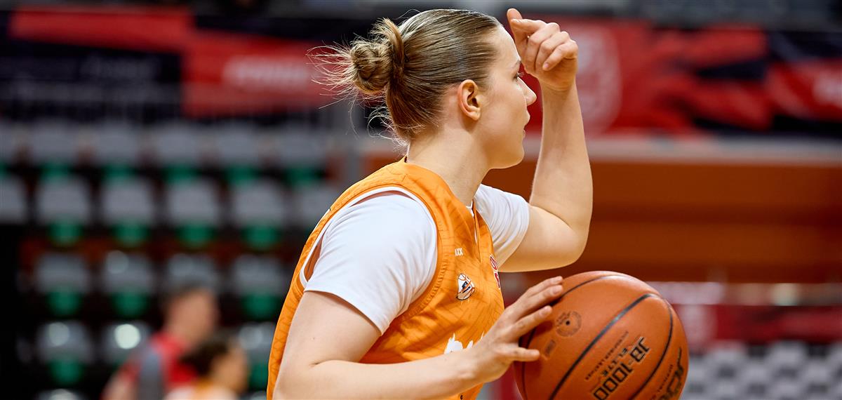 Две "тигрицы" попали в расширенный состав сборной России