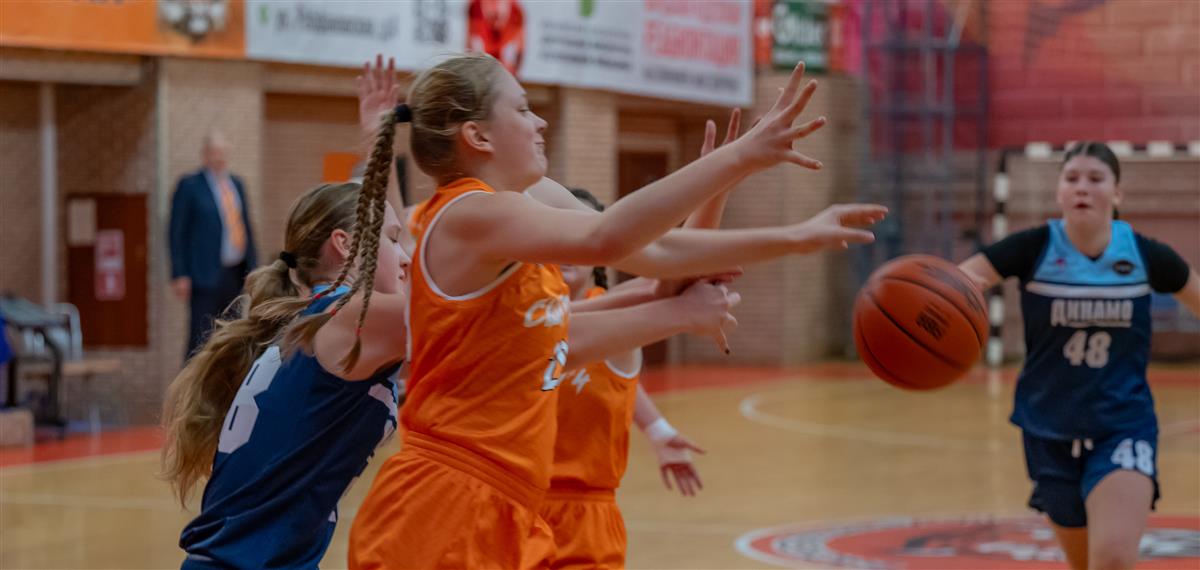 Юниорки узнали соперниц по финалу